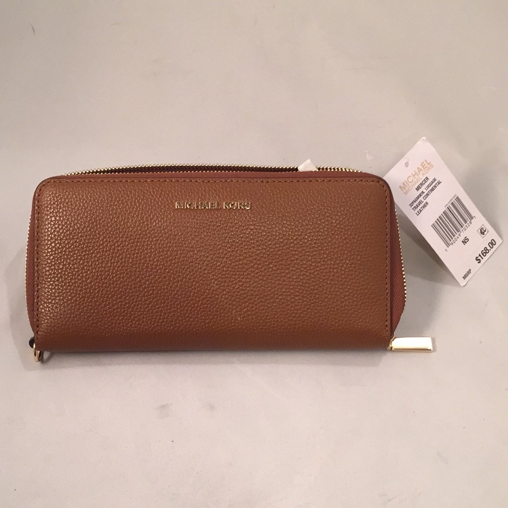 Michael Michael Kors Travel Continental Wristlet